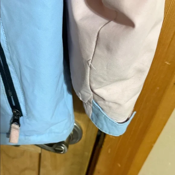 Swiss Tech Hooded Colorblock Puffer Coat in Dusky Pink & Light Blue - Picture 6 of 6